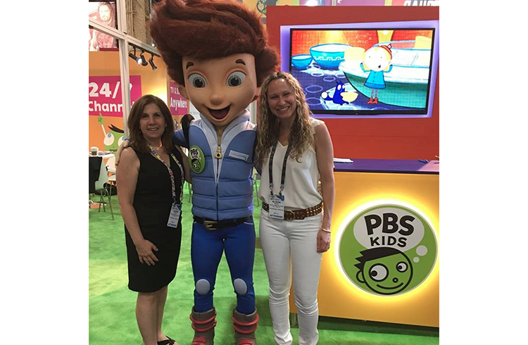 Team Grand’s Alison Grand and Laura Liebeck get set to jet at Licensing Expo with the intergalactic star Jet of the hit space-themed animated PBS KIDS series Ready Jet Go! 